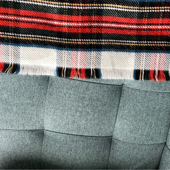 Simons Plaid Scarf - Red, Black, White - Picture 4 of 4